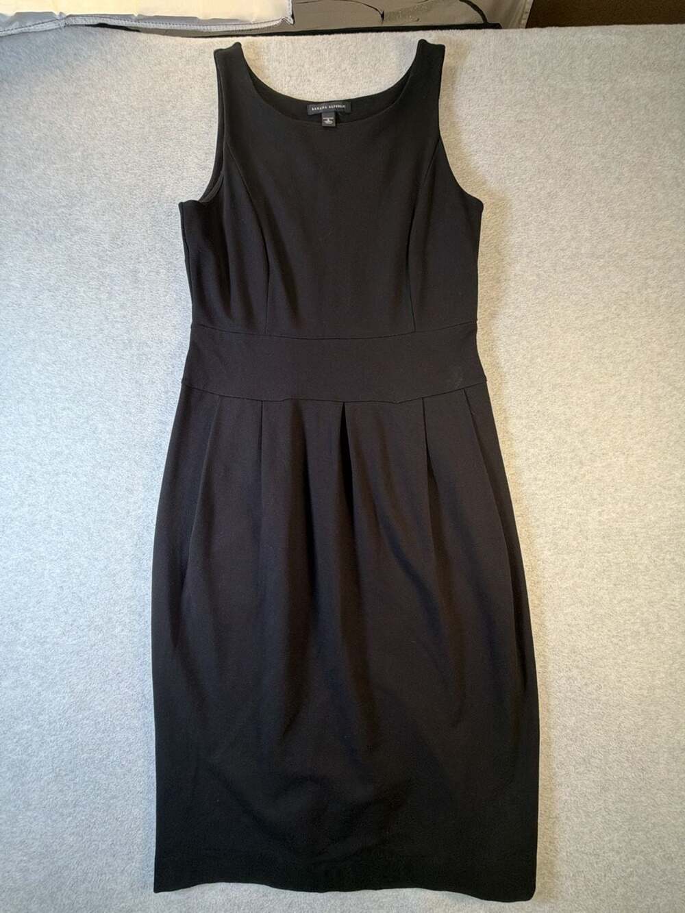 Banana Republic Black Stretch Sleeveless Pleated Sheath Dress Size 6